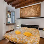 Luxury Historic By Duomo Sleeps 11 Apartment *
